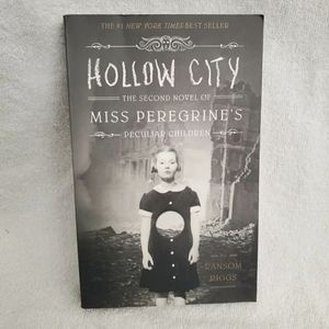 Hollow City, Miss Peregrines particular children
